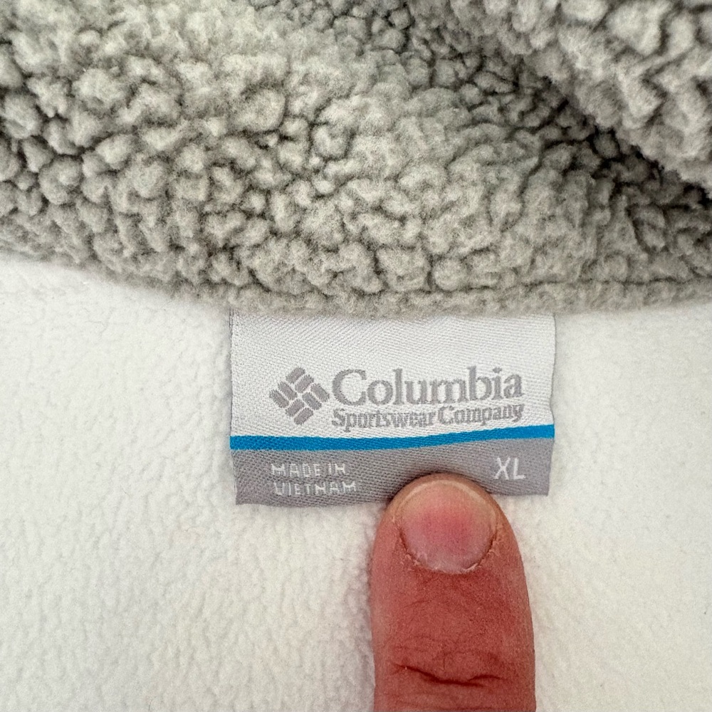 Columbia Women’s Colorblock Cropped Fleece Pullover - Light Gray & Cream - Picture 2 of 6
